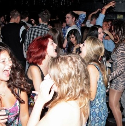 Фанаты Стар Трека устроили обмен женами на свинг вечеринке