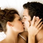 Как се целуват страстните мъже