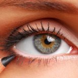 Как да прикрием някои дребни недостатъци  на очите си с грим