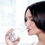 Защо трябва да пием преварена вода
