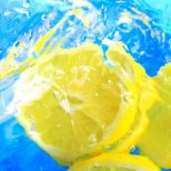 Невероятната комбинация лимон с топла вода за пречистване и отслабване