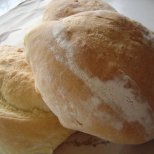 Каква е разликата между белия и типовя хляб