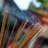 Какво представляват ароматните пръчици във Фън Шуй 