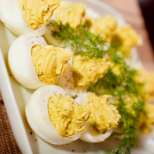 Пълнени яйца с пастет от риба