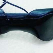 Българка изобрети обувки с подвижни токчета