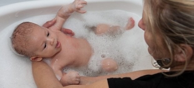 Няколко съвета за къпането на новородено бебе