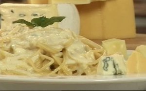 Спагети със сирена и сметана