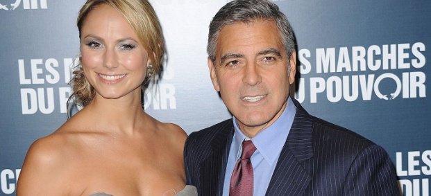 Джордж Клуни подарява на Стейси Киблър торба раци