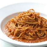 Спагети със сос от ядки