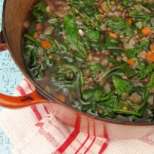 Зелена супа със спанак и грах