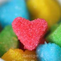 Как да направим цветни захарни кубчета-сърца за любим човек