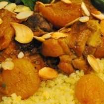 Мароканско пиле с мед и бадеми