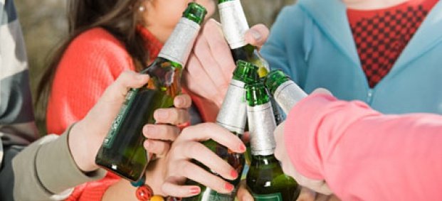 Възпитателните ви методи определят колко пие тийнейджърът ви