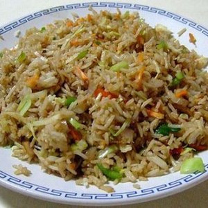 Китайски ориз с яйца и зеленчуци
