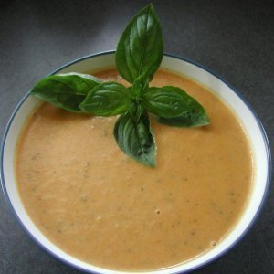 Крем супа с тиквички и домати