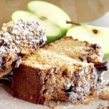 Бързо и лесно кексче с ябълки - за нула време кухнята ви ще заухае като кварталната пекарна!