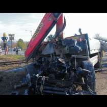 Влакът Ловеч-Левски удари товарен автомобил