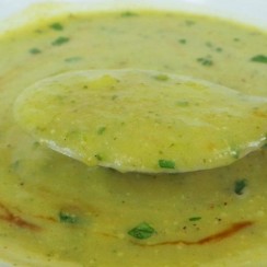 Лека, нежна и освежаваща - диетична крем супа с тиквички