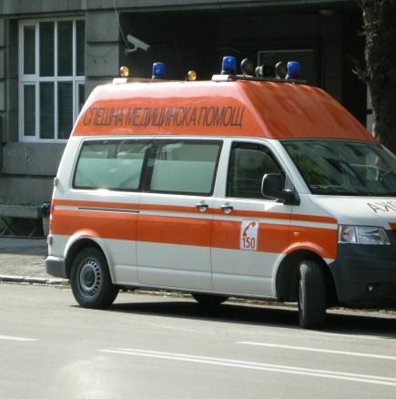 Нанесоха страшен побой на 40- годишен мъж, който е откаран в Пирогов