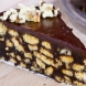 Видео рецепта за най-лесната бисквитена торта с шоколад и орехи, която не се пече