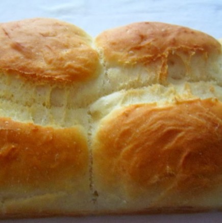 Памук хлебче - толкова е мекичко отвътре, че ще ви се иска да си хапвате до безкрай!