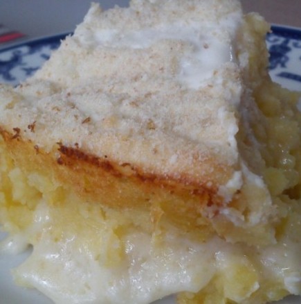 Може и да е постно, но само от миризмата ще ви потекат лигите: Картофена торта с кашкавал и крема сирене