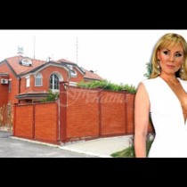 Надникнете в дома на Лепа Брена: Ето в какъв лукс живее известната певица (Галерия)