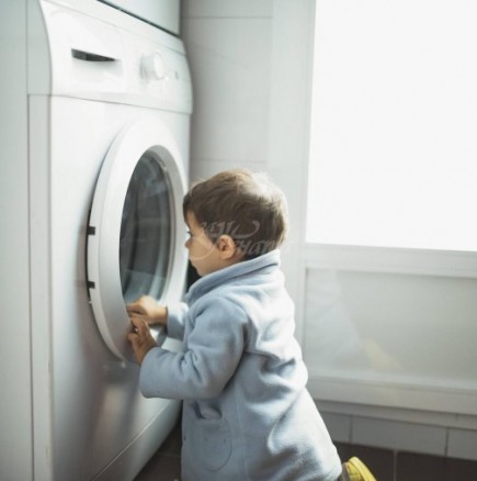 3-годишно дете почина в пералня-Играло на криеница
