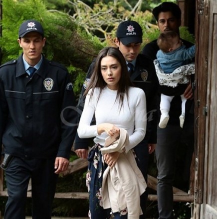 Днес в Черна любов: Полицията арестува Нихан, а Емир с помощта на Асу взима Дениз от Кемал
