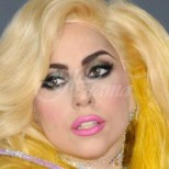 Лейди Гага наелектризира публиката на кинофестивала във Венеция с роклята, с която се появи (снимки)