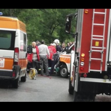 Жестока катастрофа в Искърското дефиле: Автобус се преобърна, има най-малко 13 жертви