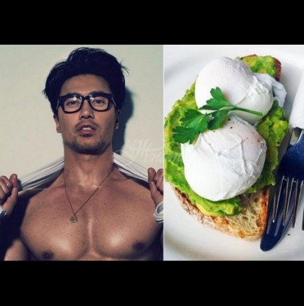 Човекът, който е на 50, но изглежда на 20, яде по 6 яйца на закуска! Ето каква е тайната му: