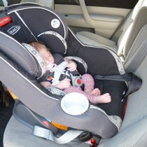 3-седмично бебе спира да диша след 2 часа пътуване с кола - Майка предупреждава всички родители