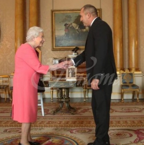 Президента и първата ни дама на гости на кралицата Елизабет II (много снимки)