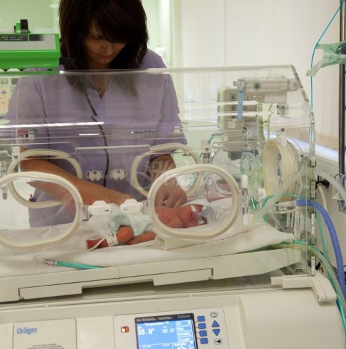 Две жени родиха тризнаци в софийска болница