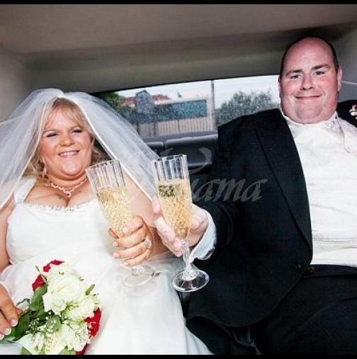 Младоженци се засрамиха от сватбените фотографии и свалиха цели 135 кг