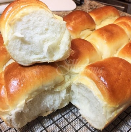 Майонезено тесто за най-уникалните хлебчета и кифлички: втасват за нула време и са меки като душица. Ето рецептата: