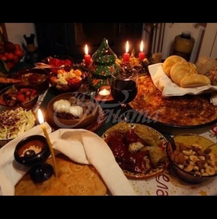В четвъртък вечер не забравяйте да оставите масата с достатъчно храна, за да дойде Богородица, да се нахрани и да благослови дома