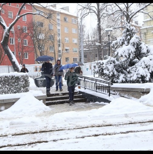 България попада в окото на Мароканския циклон-Сняг до 40 см!