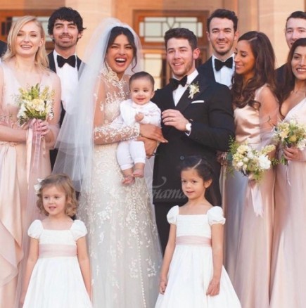 Приянка Чопра сподели още весели снимки от бляскавата сватба с Ник Джонас