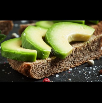 13 добри причини да ядете авокадо с филийка черен хляб всеки ден