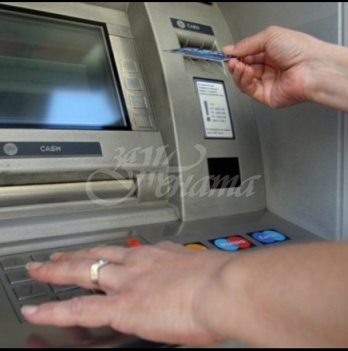 Ето къде се намира банкоматът, който в събота бълвал хилядарки-Мъж видя щедрата машина и ето какво се случи!