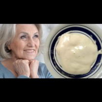 Баба е на 83, но никой не й дава повече от 60 и това благодарение на този домашен крем, с който се маже цял живот