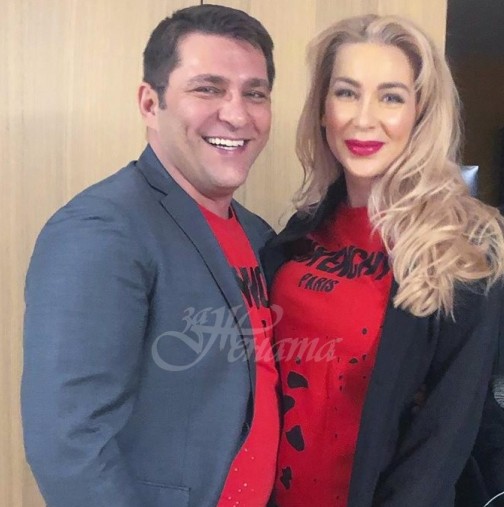 Антония Петрова-Батинкова с шеметна фигура, сияеща от щастие с подарък за „Свети Валентин” (СНИМКИ)