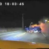 Уникално видео: Полицай рискува живота си, за да спаси хора от горяща кола 