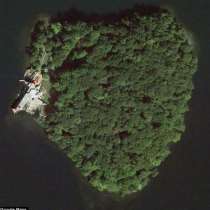 Вижте острова във формата на сърце и къщата, които Анджелина Джоли подари на Брад Пит