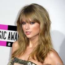 Певицата Тейлър Суифт триумфира на Американските музикални награди
