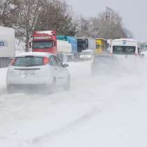 Бременни и деца спасени в снежната буря в Русенско