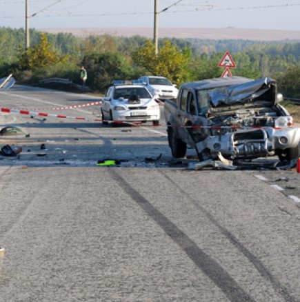 Тежка катастрофа край Бургас. Един човек загина, други 3-ма се борят за живота си