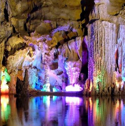 Насладете се на една от най-удивителните пещери на света!